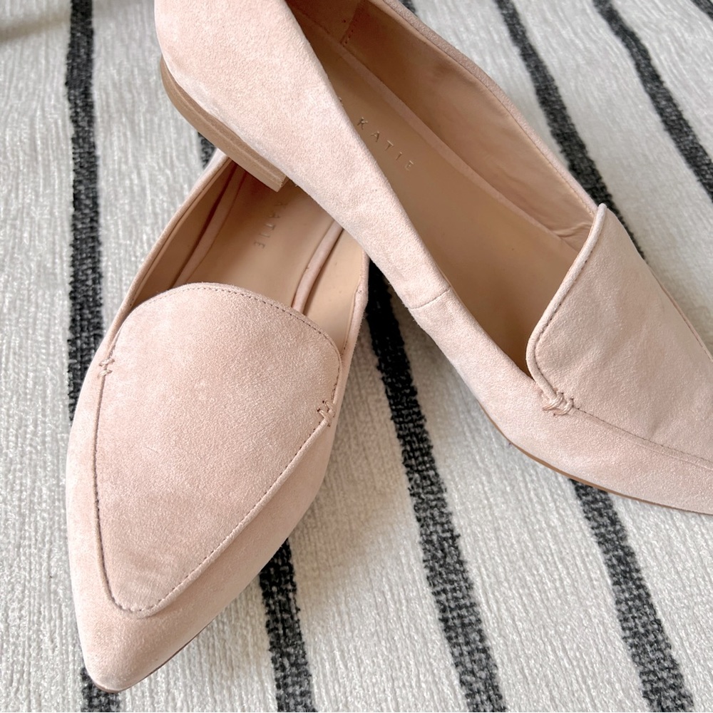 LIKE NEW Kelly & Katie Cigola Pointed Toe Flats in Blush